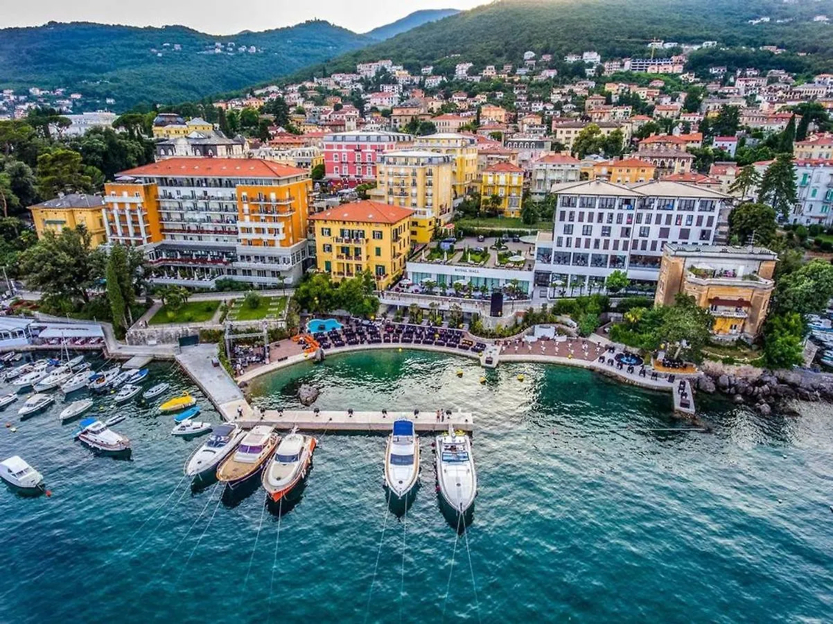 Boutique Villa Mia, Amazing Location With Parking Opatija